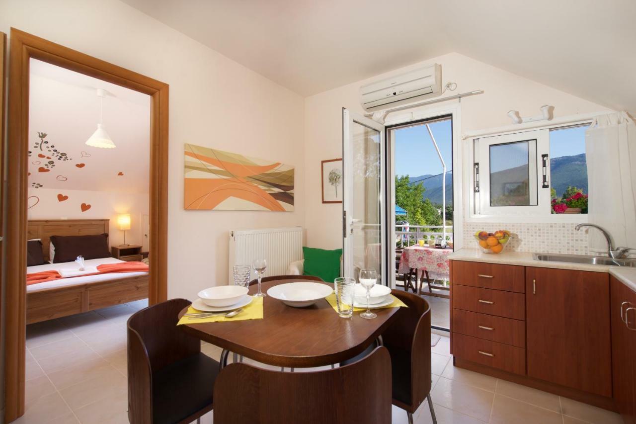 Christina'S Place Sami  Bagian luar foto